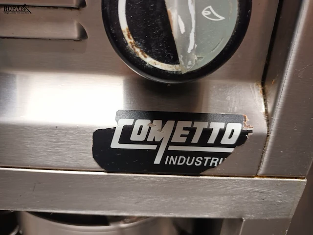 Lot 139 - professioneel gasfornuis cometto - afbeelding 4 van  4