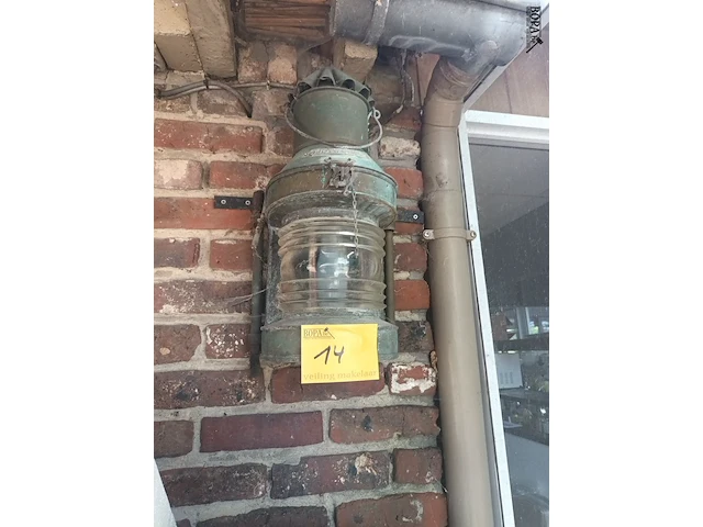 Lot 14 - antieke scheepslamp - afbeelding 1 van  3