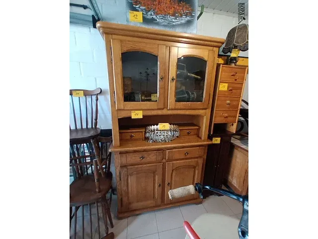 Lot 14 - buffetkast - afbeelding 1 van  4