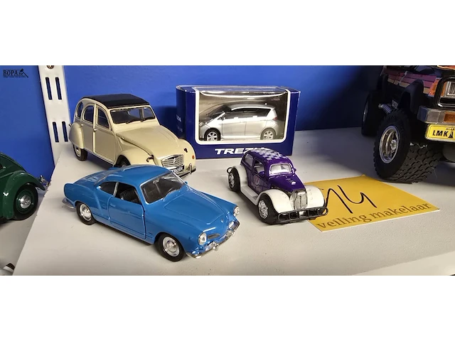 Lot 14 - diverse autootjes en telegeleide 4 x 4 - afbeelding 2 van  3