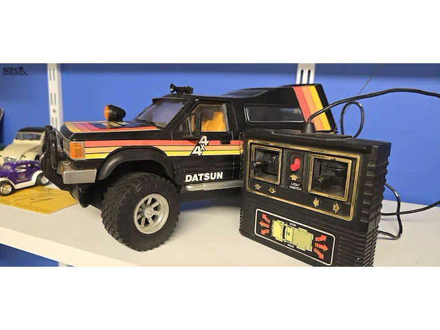 Lot 14 - diverse autootjes en telegeleide 4 x 4 - afbeelding 3 van  3