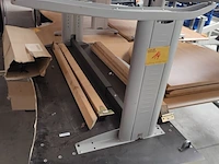 Lot 14 - ecru gebogen las bureeltafel - afbeelding 1 van  4