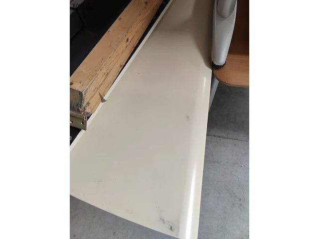 Lot 14 - ecru gebogen las bureeltafel - afbeelding 3 van  4