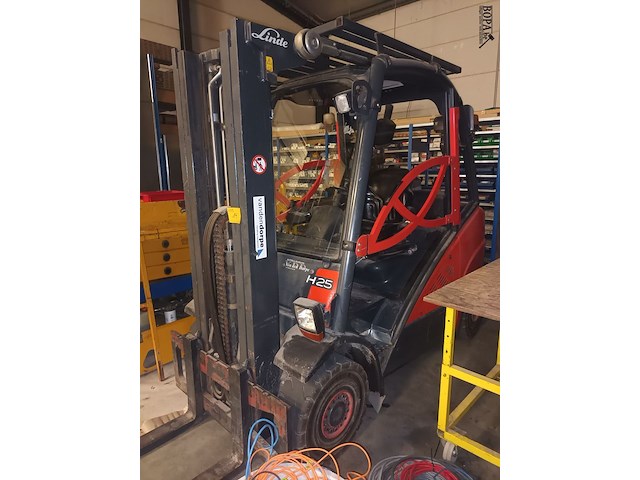 Lot 14 - heftruck linde - afbeelding 1 van  12