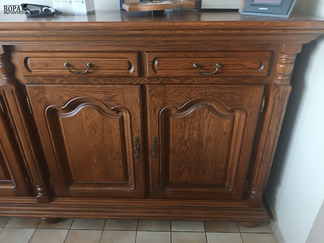 Lot 14 - houten dressoir kast - afbeelding 2 van  3