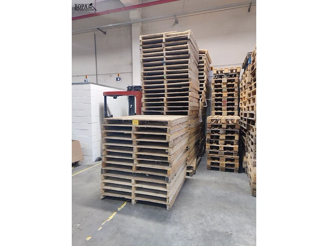 Lot 14 - houten palletten - 74 stuks - afbeelding 1 van  2