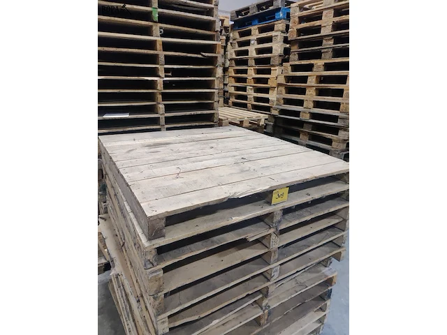 Lot 14 - houten palletten - 74 stuks - afbeelding 2 van  2