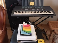 Lot 14 - keyboard yamaha met toebehoren - afbeelding 1 van  7