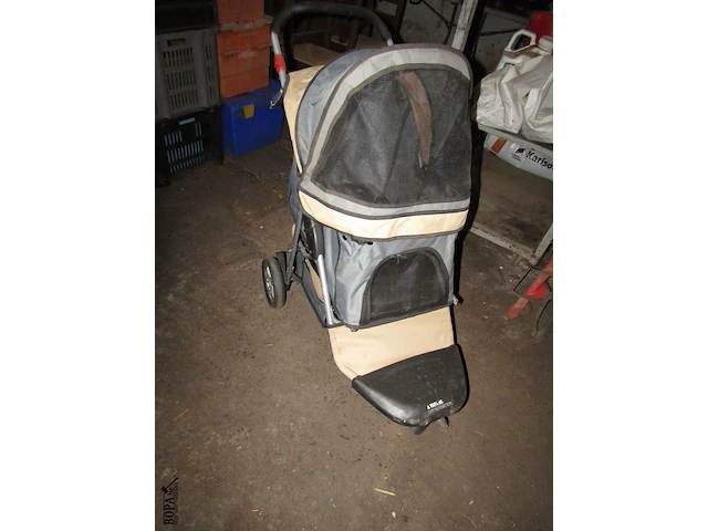 Lot 14 - kinderwagen - afbeelding 1 van  2
