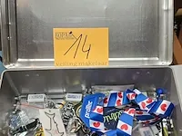Lot 14 - koffertje met reclame gadgets - afbeelding 1 van  4