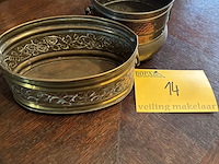 Lot 14 - koperen jardinières, 2 stuks - afbeelding 1 van  4