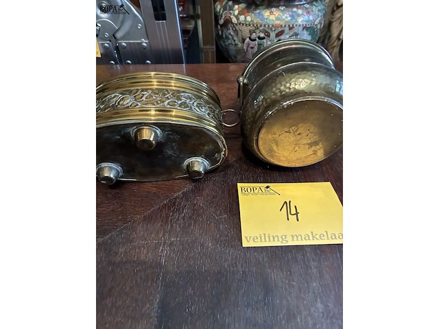Lot 14 - koperen jardinières, 2 stuks - afbeelding 4 van  4