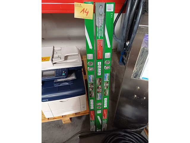 Lot 14 - koppelbare led armaturen - 3 stuks - afbeelding 1 van  3
