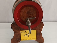 Lot 14 - porto vat op statief - afbeelding 1 van  3