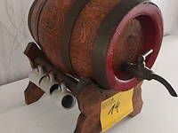 Lot 14 - porto vat op statief - afbeelding 2 van  3
