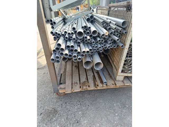 Lot 14 - pvc afvoerbuizen. ca. 80 stuks - afbeelding 2 van  4