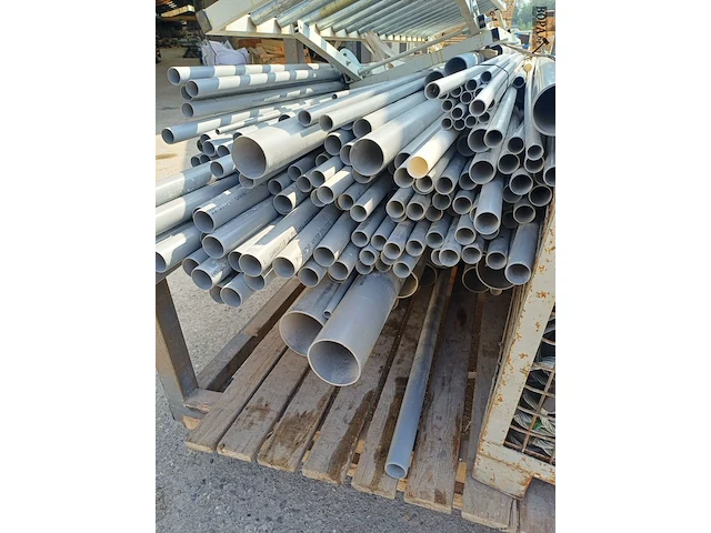 Lot 14 - pvc afvoerbuizen. ca. 80 stuks - afbeelding 3 van  4