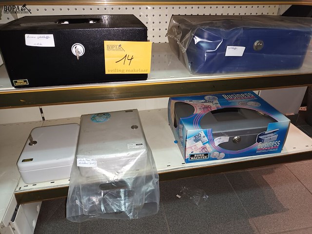 Lot 14 - sleutelkastjes en geldkoffers. 5 stuks - afbeelding 1 van  4