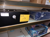 Lot 14 - sleutelkastjes en geldkoffers. 5 stuks - afbeelding 4 van  4