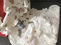 Lot 14 - tafellinnen en onderzet kleedjes - afbeelding 1 van  5