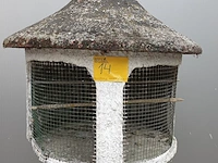 Lot 14 - vintage vogelkooi beton - afbeelding 1 van  5