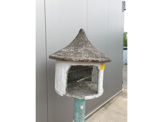 Lot 14 - vintage vogelkooi beton - afbeelding 3 van  5