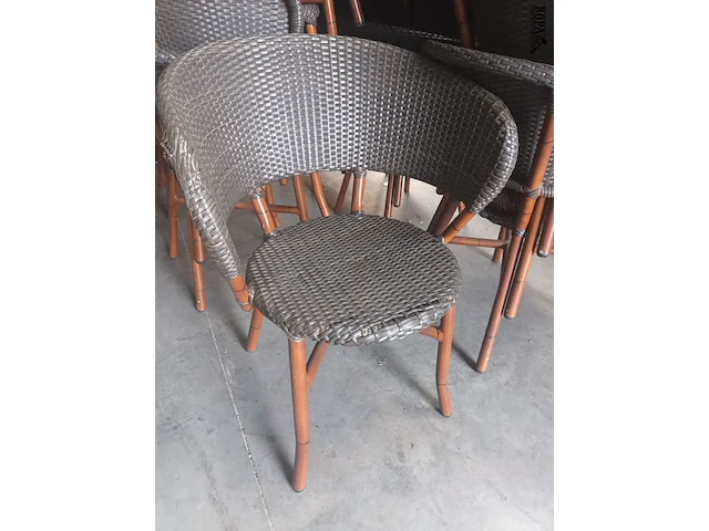 Lot 14 - wicker terras stoel hilma. 40 stuks - afbeelding 3 van  6