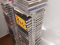 Lot 140 - cd rek met muziek cd’s. 2 stuks - afbeelding 2 van  9