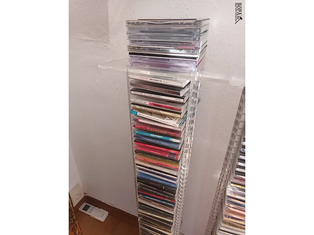 Lot 140 - cd rek met muziek cd’s. 2 stuks - afbeelding 3 van  9