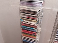 Lot 140 - cd rek met muziek cd’s. 2 stuks - afbeelding 3 van  9