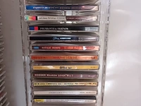 Lot 140 - cd rek met muziek cd’s. 2 stuks - afbeelding 7 van  9