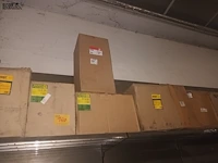 Lot 140 - filters. 16 dozen - afbeelding 1 van  5