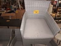 Lot 140 - geweven armstoelen. 4 stuks - afbeelding 4 van  4