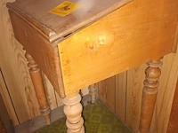 Lot 140 - houten lessenaar - afbeelding 2 van  3