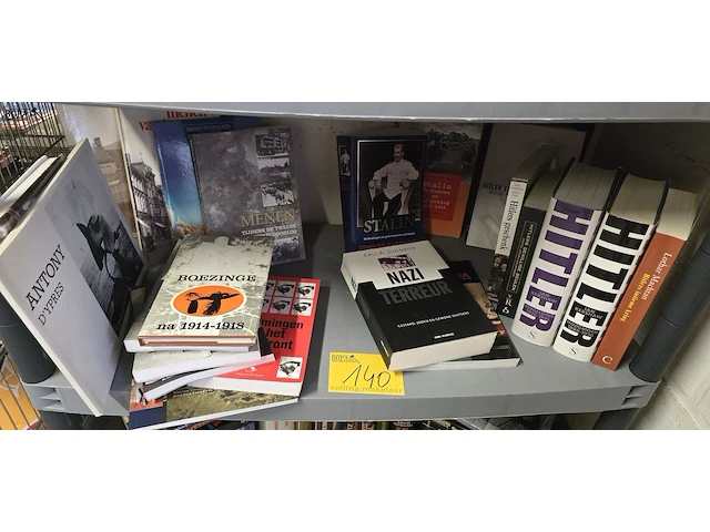 Lot 140 - lot hitler nazi boeken en regio oorlogsboeken - afbeelding 1 van  5