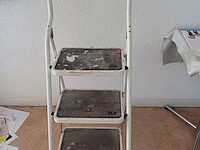 Lot 140 - trapladder - afbeelding 1 van  3
