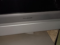 Lot 140 - tv toshiba - afbeelding 2 van  3
