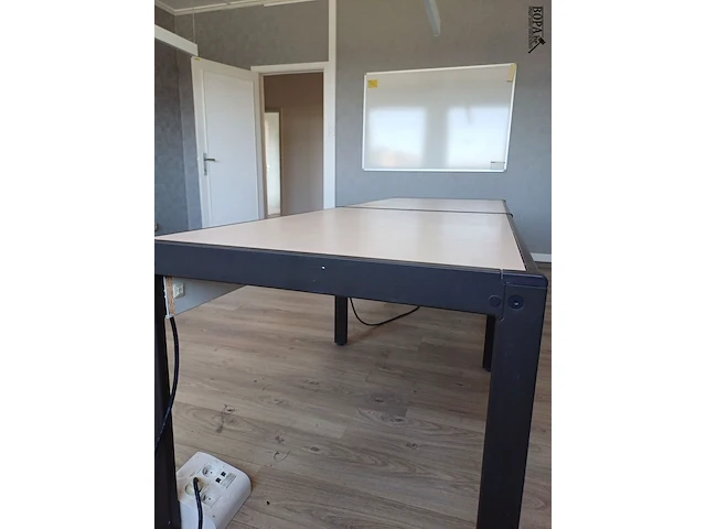 Lot 141 - bureau tafel - afbeelding 4 van  4