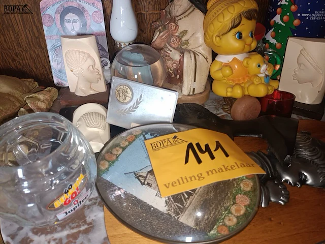 Lot 141 - decoratie. 15 stuks - afbeelding 2 van  3