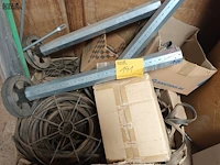 Lot 141 - dichtingen en rolluik onderdelen - afbeelding 2 van  4
