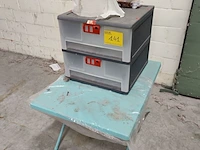 Lot 141 - pvc tafeltje en opslagbox - afbeelding 1 van  4