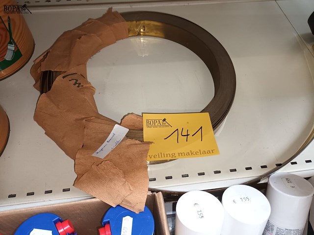 Lot 141 - rol koperen band - afbeelding 1 van  2