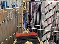 Lot 142 - groot lot kruisbeelden - afbeelding 3 van  5