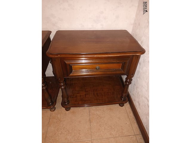 Lot 142 - nachtkastje. 2 stuks - afbeelding 2 van  4