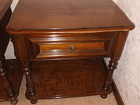 Lot 142 - nachtkastje. 2 stuks - afbeelding 2 van  4