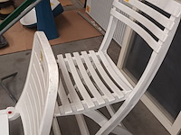 Lot 142 - pvc stoel. 2 stuks - afbeelding 3 van  3