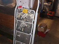 Lot 142 - trapladder - afbeelding 1 van  2