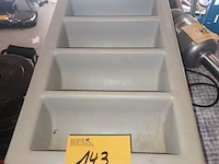 Lot 143 - bestekbakken. 3 stuks - afbeelding 1 van  4