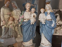 Lot 143 - heiligenbeelden en lamp. 8 stuks - afbeelding 2 van  5