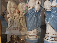Lot 143 - heiligenbeelden en lamp. 8 stuks - afbeelding 3 van  5